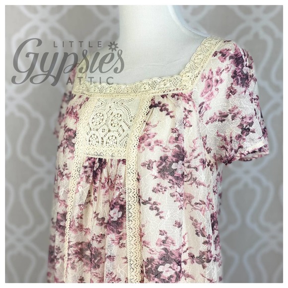 Classic French Lace Mini Dress - Picture 5 of 12